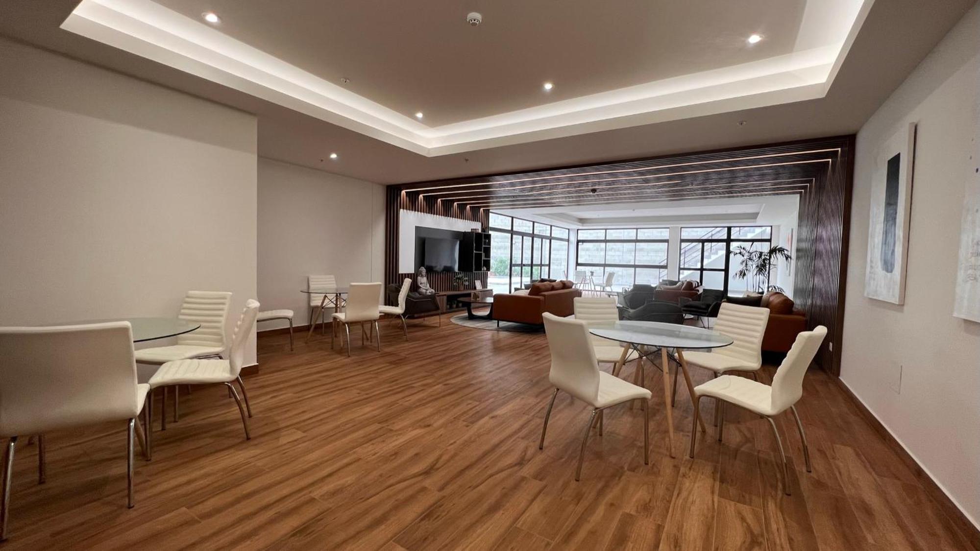 Social Tree 907 Apartment Lima